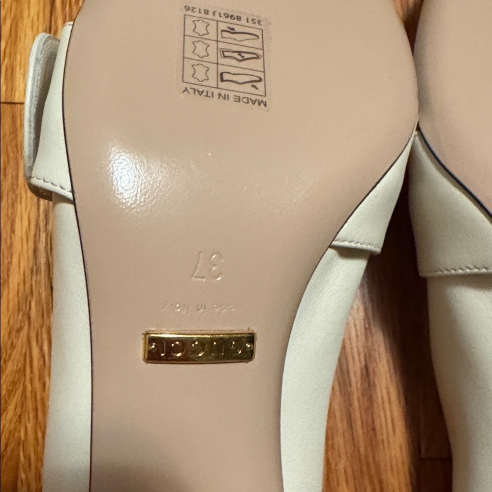 Gucci Women's Blondie Heels with Gold GG ๐ - Picture 5 of 6